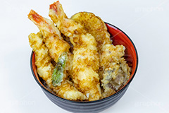 天丼,天どん,天ぷら,てんぷら,丼,どんぶり,天ぷらの盛り合わせ,天麩羅,和食,日本食,揚げ物,盛り合わせ,盛合せ,えび天,海老天,えび,エビ,海老,キス,さつま芋,サツマイモ,ししとう,シシトウ,椎茸,シイタケ,しいたけ,かき揚げ,japan,フルサイズ撮影