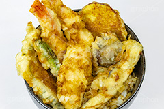 天丼,天どん,天ぷら,てんぷら,丼,どんぶり,天ぷらの盛り合わせ,天麩羅,和食,日本食,揚げ物,盛り合わせ,盛合せ,えび天,海老天,えび,エビ,海老,さつま芋,サツマイモ,ししとう,シシトウ,かぼちゃ,カボチャ,南瓜,なす,茄子,ナス,椎茸,シイタケ,しいたけ,かき揚げ,japan,フルサイズ撮影