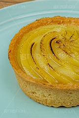 サツマイモのタルト,タルト,サツマイモ,さつまいも,さつま芋,ケーキ,クリーム,スイート,デザート,スイーツ,甘い,洋菓子,菓子,お菓子,秋の味覚,秋,autumn,sweet,cream,cake,dessert,tart,フルサイズ撮影