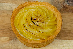 サツマイモのタルト,タルト,サツマイモ,さつまいも,さつま芋,ケーキ,クリーム,スイート,デザート,スイーツ,甘い,洋菓子,菓子,お菓子,秋の味覚,秋,autumn,sweet,cream,cake,dessert,tart,フルサイズ撮影
