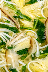 にゅうめん,にゅう麵,入麺,煮麺,そうめん,素麺,煮る,だし,出汁,ダシ,溶き卵,椎茸,しいたけ,シイタケ,ほうれん草,ホウレンソウ,奈良県,郷土料理,日本料理,日本食,和食,茹,麺料理,麺類,ソウルフード,japan