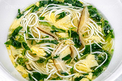 にゅうめん,にゅう麵,入麺,煮麺,そうめん,素麺,煮る,だし,出汁,ダシ,溶き卵,椎茸,しいたけ,シイタケ,ほうれん草,ホウレンソウ,奈良県,郷土料理,日本料理,日本食,和食,茹,麺料理,麺類,ソウルフード,japan