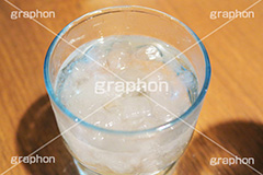 お冷,おひや,お水,ミネラルウォーター,飲み水,お冷,おひや,飲料,飲む,飲料水,カフェ,ガラス,冷たい,冷え,ドリンク,レストラン,ファミレス,restaurant,喫茶店,飲み物