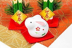 うさぎの置物,置物,飾り,卯年,卯,うさぎ,ウサギ,兎,兔,ラビット,干支,門松,迎春,フィギュア,和風,年賀状,お正月,正月,お正月飾り,年明け,新年,ニューイヤー,アニバーサリー,イベント,行事,風習,event,anniversary,japan,rabbit