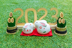 うさぎの置物,置物,飾り,2023,卯年,卯,うさぎ,ウサギ,兎,兔,ラビット,干支,門松,親子,フィギュア,和風,年賀状,お正月,正月,お正月飾り,年明け,新年,ニューイヤー,アニバーサリー,イベント,行事,風習,event,anniversary,japan,rabbit