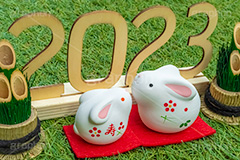 うさぎの置物,置物,飾り,2023,卯年,卯,うさぎ,ウサギ,兎,兔,ラビット,干支,門松,親子,フィギュア,和風,年賀状,お正月,正月,お正月飾り,年明け,新年,ニューイヤー,アニバーサリー,イベント,行事,風習,event,anniversary,japan,rabbit