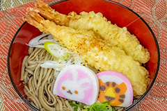 年越しそば,年越し蕎麦,バトンタッチ,ゆく年くる年,３１日,年越し,大晦日,年末,ソバ,蕎麦,そば,だし,出汁,ダシ,蕎麦粉,日本料理,日本食,和食,つゆ,蕎麦汁,茹,ねぎ,えび天,海老天,天ぷら,麺料理,麺類,年の瀬,正月,お正月,風習,蒲鉾,かまぼこ,カマボコ,紅白,干支,卯年,卯,うさぎ,ウサギ,兎,兔,寅年,寅,とら,トラ,キャラクター,japan
