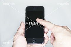 スマホ-フリック,フリック,タップ,スマホ,スマフォ,スマートフォン,携帯,モバイル,mobile,フォン,phone,電話,通話,持つ,手,TAP,端末,iPhone,アイフォン,デジタル,ガジェット,gadget,digital,device,デバイス,電波,人物,連絡,ゲーム,game,IT