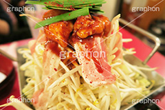 ピリ辛鶏鍋,ピリ辛,鶏,鍋,なべ,ニラ,もやし,モヤシ,豚肉,アツアツ,あつあつ,熱々,コンロ,ガス