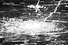 噴水,モノクロ,白黒,しろくろ,モノクローム,単色画,単彩画,単色