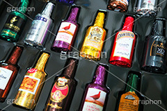 ウィスキーボンボン,ウィスキー,リキュール,チョコ,チョコレート,chocolate,甘,カラフル,POP,ポップ,ボトル,ショコラ