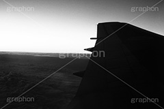 飛行機上空,モノクロ,白黒,しろくろ,モノクローム,単色画,単彩画,単色