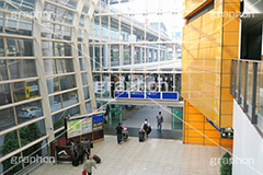 香港国際空港,香港,ホンコン,HongKong,空港,航空,航空路,飛行機,旅客機,到着,出発,発着,エアライン,航空会社,ターミナル,国内線,国際線,路線,ハブ,景気,アジア,亜細亜,ビルディング,建物,建造,ビジネス,事業,企業,業務,チェックイン,チェック,チェックする,旅行,旅,travel