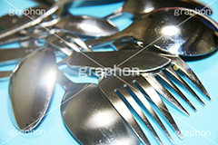 スプーン＆フォーク,スプーン,フォーク,食器,食事,器具,道具,テーブル,さじ,台所,キッチン,kitchen,cooking,クッキング,日用品