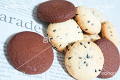 チョコ＆しおごまクッキー,チョコ,チョコレート,塩,しお,ソルト,ごま,ゴマ,胡麻,お菓子,お茶請け,クッキー,洋菓子,菓子,甘い,しょっぱい,砂糖,ホワイトデー,whiteday,chocolate