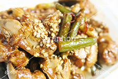 鶏レバー炒め,鶏,中華総菜,中華,油,鶏レバー,レバー,にんにくの芽,にんにく,ニンニク,おかず,肉,惣菜,お惣菜