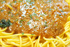 ミートソーススパゲティ,ミートソース,ミート,ソース,パスタ,オイル,油,パセリ,高カロリー,カロリー,コンビニ,洋食,麺料理,麺類,pasta