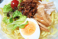 冷やし塩ラーメン,冷やし,涼,冷たい,ラーメン,らーめん,麺,麺類,中華麺,麺料理,国民食,日本拉麺,しょうゆ,醤油,中華そば,コンビニ,レタス,ミニトマト,プチトマト,ゆで卵,ゆでたまご,Ramen,Chinese noodles