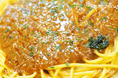 ミートソーススパゲティ,ミートソース,ミート,ソース,パスタ,オイル,油,パセリ,高カロリー,カロリー,コンビニ,洋食,麺料理,麺類,pasta