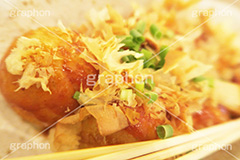 揚げたこ,たこ焼き,たこやき,タコヤキ,大阪名物,粉もん,小麦粉,ソウルフード,日本料理,日本食,和食,アツアツ,あつあつ,熱々,たこ,タコ,カリカリ,ソース,ねぎ,ネギ,鰹節,かつお節,japan