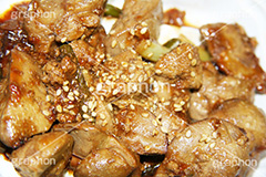 レバー炒め,鶏,レバー,にんにくの芽,にんにく,ネギ,ねぎ,つまみ,居酒屋,日本料理,和食,日本食,惣菜,おかず,肉,おつまみ,お惣菜,japan