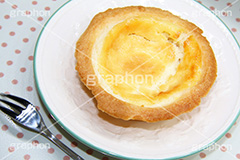 レアチーズタルト,タルト,たると,チーズ,焼き菓子,こんがり,さくさく,サクサク,菓子,スイーツ,おやつ,スイート,甘い,レア,生,しっとり,お菓子,cheese,sweet,tart