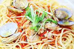 トマトソースボンゴレ,トマトソース,ボンゴレ,ボンゴレビアンコ,ソース,パスタ,オイル,油,水菜,アサリ,あさり,貝,コンビニ,洋食,麺料理,麺類,pasta