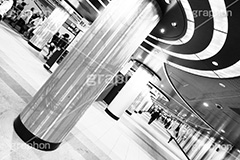 渋谷地下道(モノクロ),モノクロ,白黒,しろくろ,モノクローム,単色画,単彩画,単色