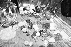 ビーズ(モノクロ),モノクロ,白黒,しろくろ,モノクローム,単色画,単彩画,単色