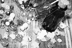 ビーズ(モノクロ),モノクロ,白黒,しろくろ,モノクローム,単色画,単彩画,単色