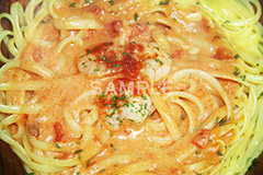 海老,えび,エビ,クリーム,チリ,トマトパスタ,パスタ,ベーコン,パセリ,コンビニ,洋食,ソース,麺料理,麺類,チン