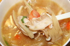 豚汁,ぶた汁,とんじる,豚,ネギ,ねぎ,にんじん,ニンジン,ごぼう,ゴボウ,きのこ,キノコ,味噌,みそ,スープ,汁,和食,日本料理,日本食,冬,湯気,ミソスープ,味噌スープ,温か,あったか,soup,miso,japan