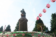 靖国神社みたままつり,みたままつり,まつり,祭り,夏祭り,灯ろう,灯篭,灯籠,ちょうちん,提灯,靖国神社,神社,靖国,東京招魂社,参拝,お参り,日本,政治,政府,問題,国際問題,国際,総理大臣,大臣,九段下,九段北,九段坂,坂上,鳥居,大鳥居,shrine,japan,千代田区