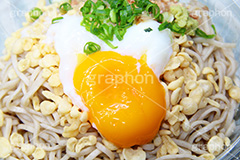 温玉冷やしたぬきそば,揚げ玉,冷やしそば,揚げ玉,あげだま,揚げ,そば,蕎麦,ソバ,だし,出汁,ダシ,小麦粉,日本料理,日本食,和食,つゆ,蕎麦汁,麺料理,麺類,コンビニ,冷やし,温玉,卵,玉子,たまご,ねぎ,夏,サマー,summer,japan