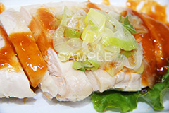 茹で鶏,鶏,茹で,ボイル,中華総菜,中華,ねぎ,ネギ,豆板醤,甘辛,香味,ヘルシー,たんぱく質,おかず,惣菜,つまみ,おつまみ,お惣菜