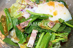 サラダ,さらだ,salad,ベーコン,ペッパー,胡椒,ホウレンソウ,ほうれん草,ほうれんそう,半熟,温玉,たまご,卵,タマゴ,玉子,とろとろ,とろける,ヘルシー,healthy,前菜