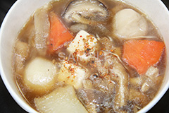けんちん汁,けんちん,ケンチン,しる,汁,しょうゆ,醤油,にんじん,ニンジン,山芋,油揚げ,しいたけ,椎茸,コンビニ,スープ,和食,日本料理,日本食,冬,温か,soup,japan