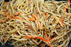 きんぴらごぼう,きんぴら,キンピラ,ゴボウ,ごぼう,御坊,にんじん,ニンジン,惣菜,おかず,日本料理,和食,日本食,ごま,ゴマ,お惣菜,japan