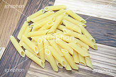 ペンネ,アラビアータ,パスタ,食材,調理,乾麺,洋食,麺料理,麺類,ストック,pasta,キッチン,kitchen,cooking,クッキング