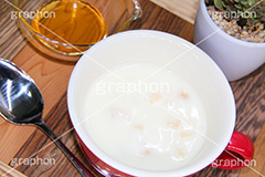 フルーツヨーグルト,フルーツ,ヨーグルト,スイーツ,おやつ,デザート,朝,朝食,モーニング,ダイエット,健康,ハチミツ,蜂蜜,はちみつ,ハニー,honey,sweet,morning,diet,yoghourt